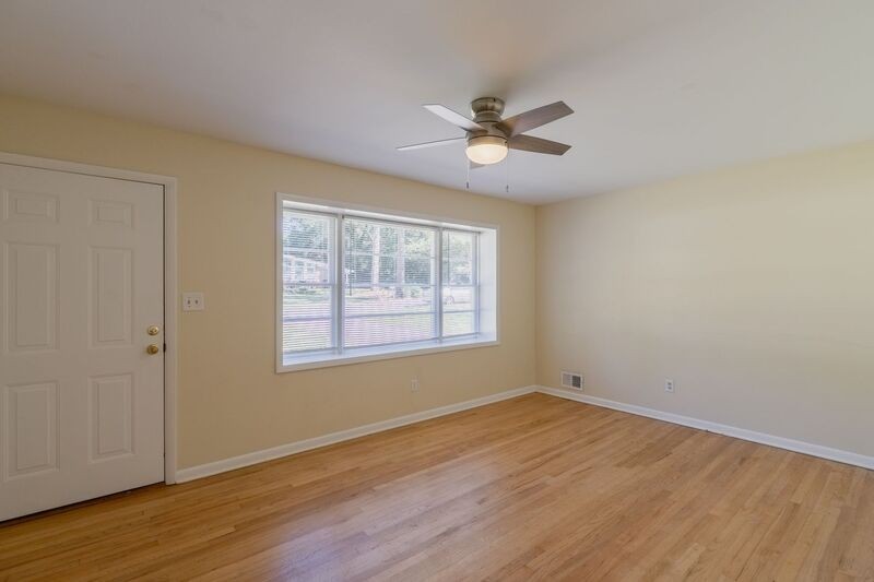 120 Soule St - Photo 7 of 20