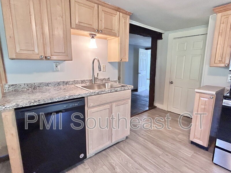 231 Salem Tpke #1 - Photo 2 of 22