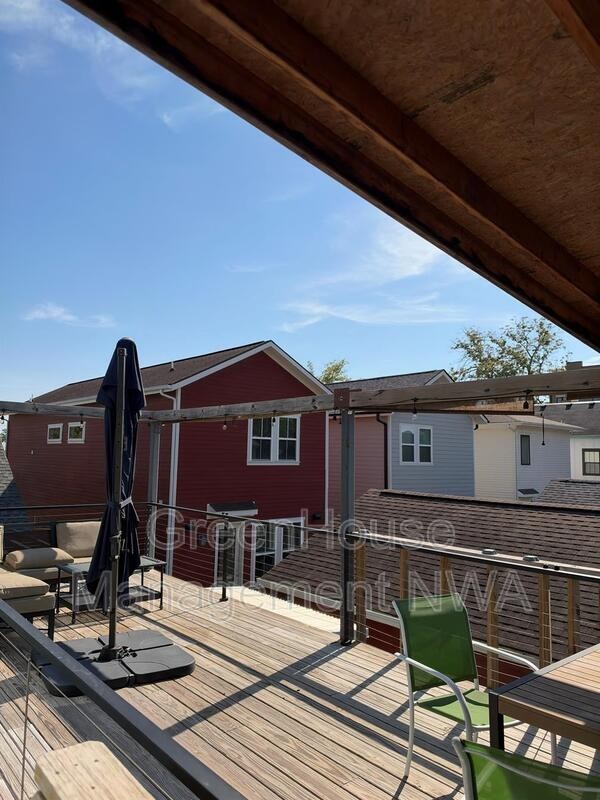 452 Sw B St #452SWB - Photo 3 of 16