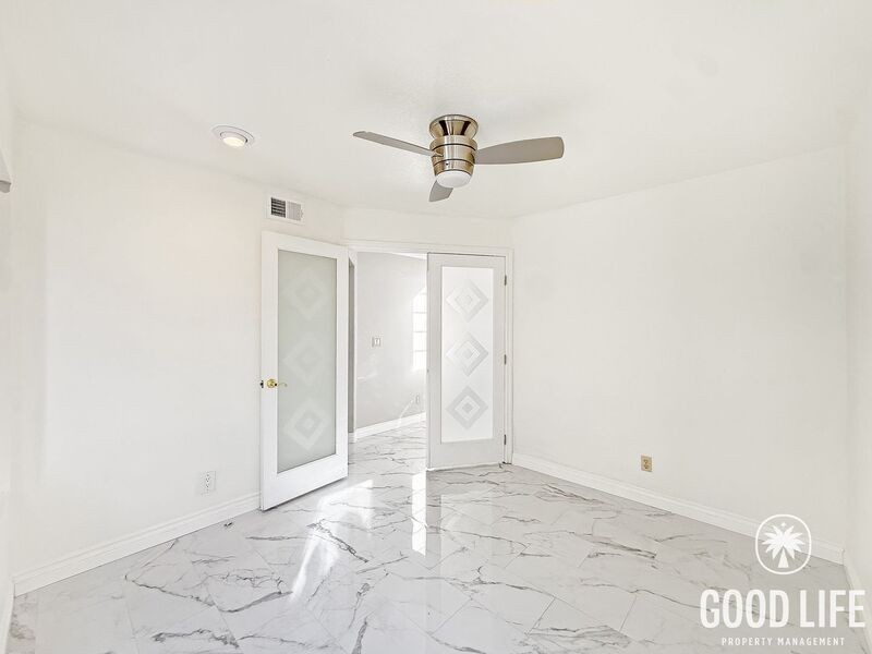 1900 Angeles Gln - Photo 5 of 32