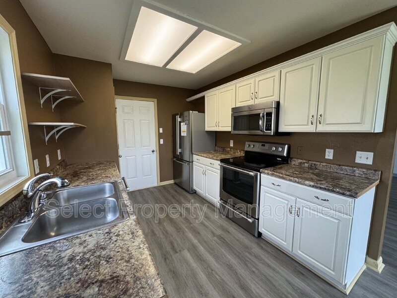 906 Autumn Ridge Ln - Photo 5 of 19