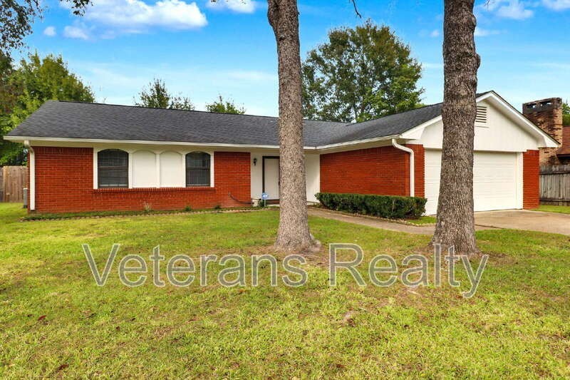 2078 Camp Wilkes Rd - Photo 2 of 26