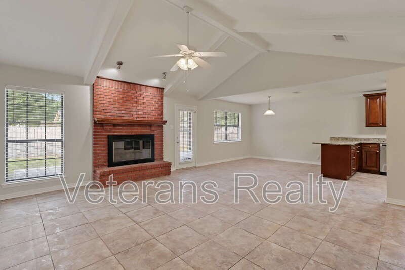 2078 Camp Wilkes Rd - Photo 6 of 26
