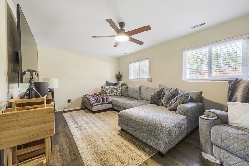 6658 Noble St - Photo 3 of 16