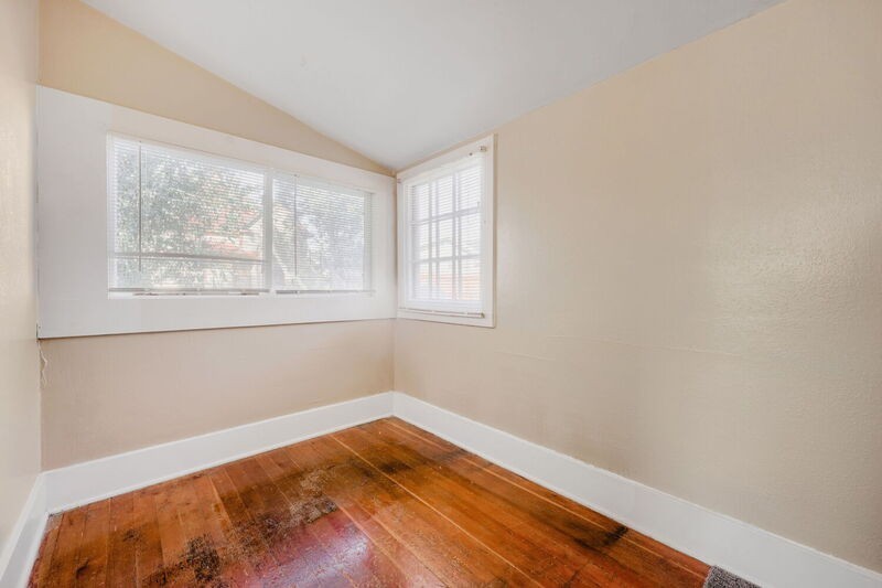 721 S Cascade Ave - Photo 7 of 16