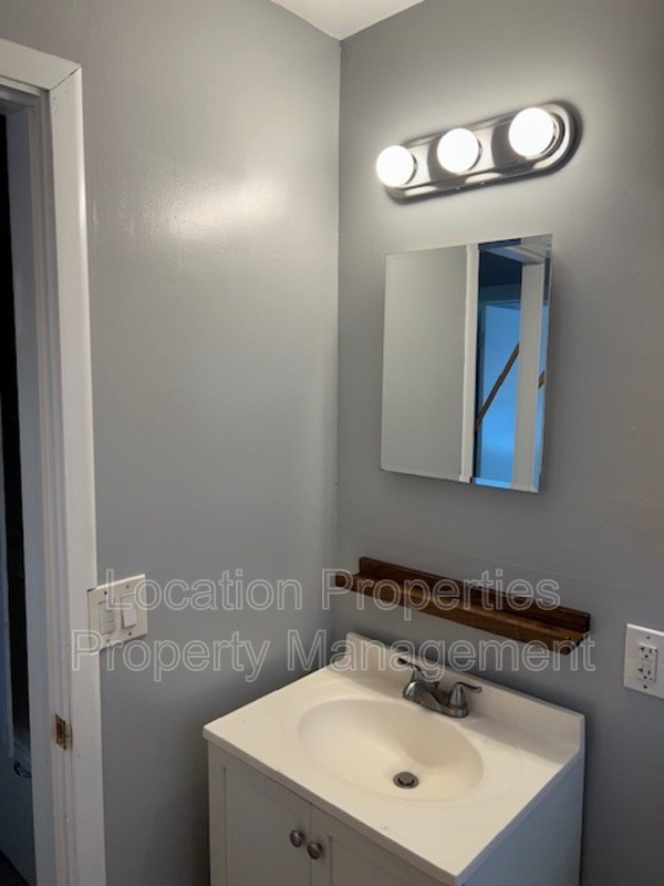 2226 Ohio St - Photo 5 of 10