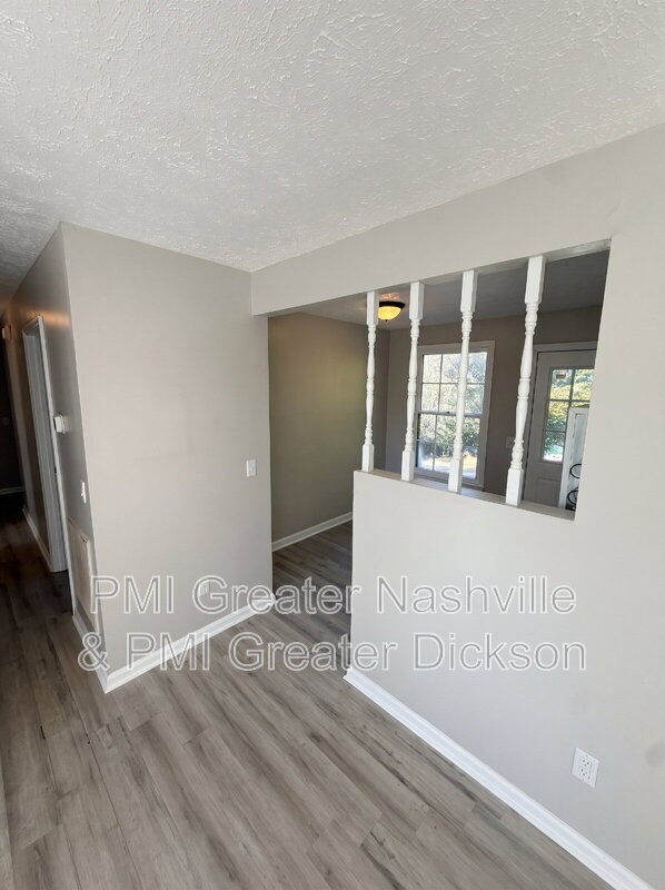 407 Marshall Stuart Dr - Photo 5 of 10