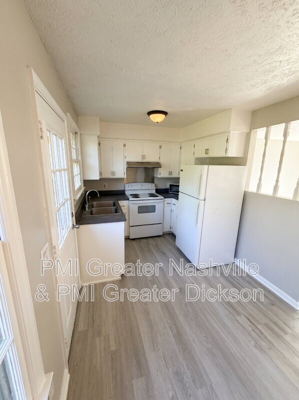 407 Marshall Stuart Dr - Photo 6 of 10