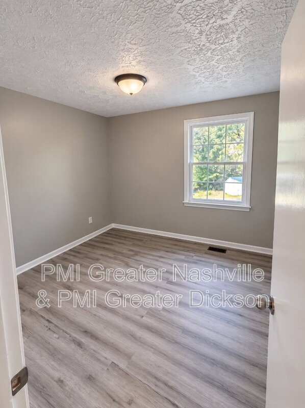 407 Marshall Stuart Dr - Photo 7 of 10