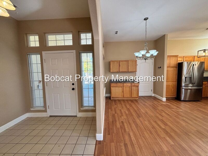 425 Crosswinds Dr - Photo 3 of 50