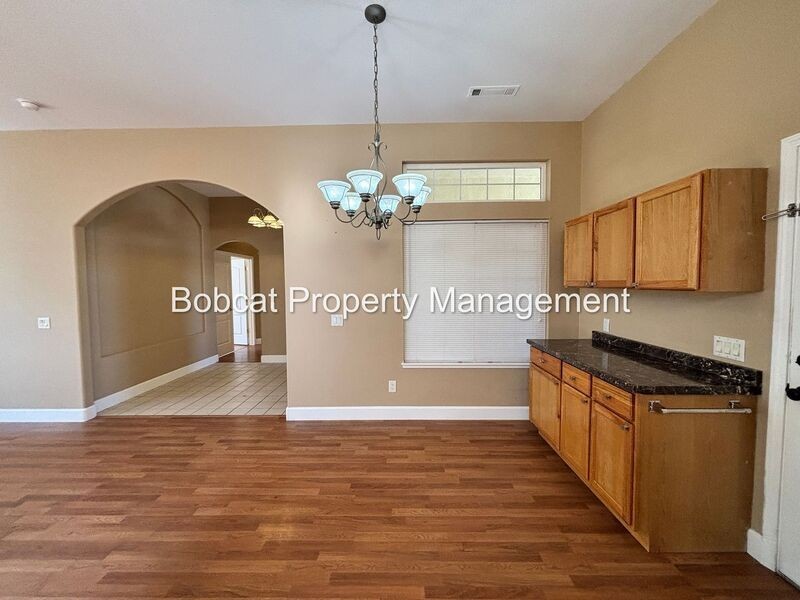 425 Crosswinds Dr - Photo 4 of 50