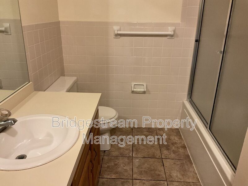 4639 Burchdale St - Photo 4 of 15