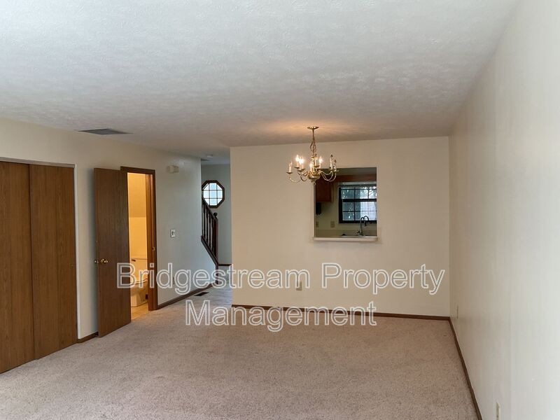 4639 Burchdale St - Photo 7 of 15