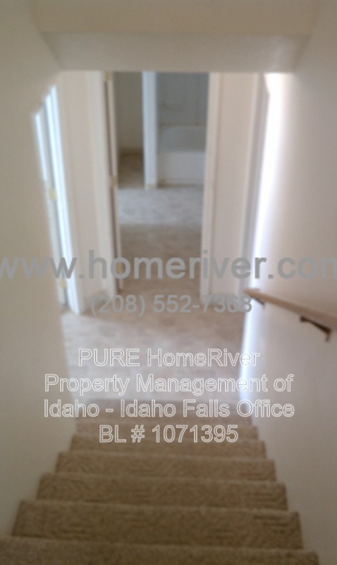 1684 Wildwood Ln - Photo 3 of 29