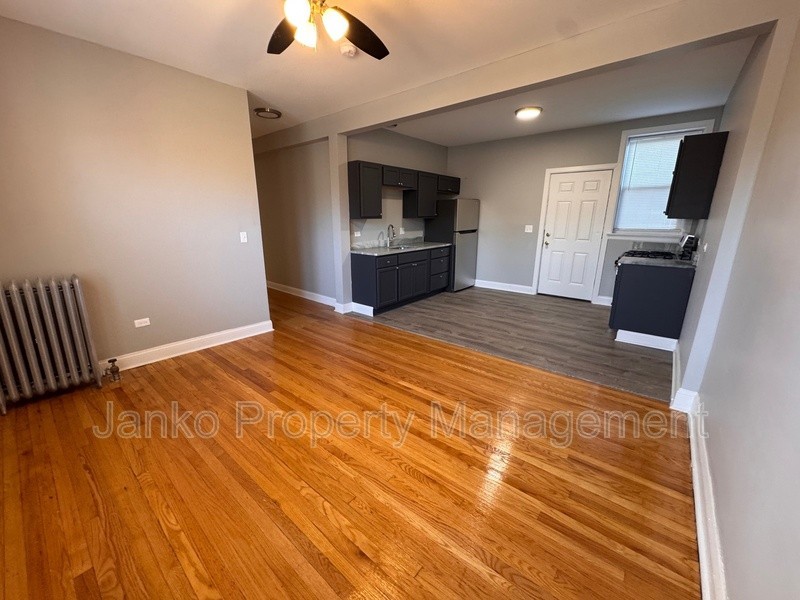 658 E 81st St #2 - Photo 3 of 11