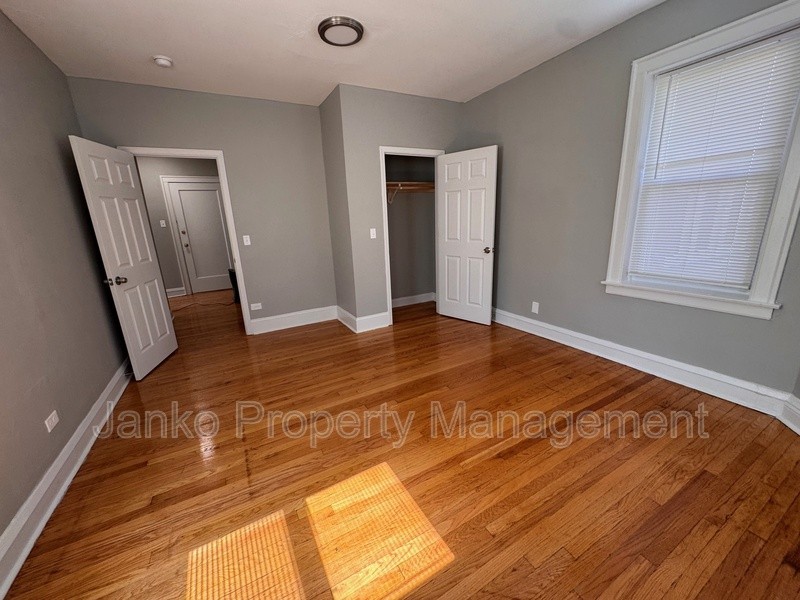 658 E 81st St #2 - Photo 4 of 11