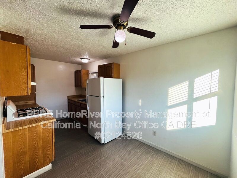 150 Oak Manor Ct #D - Photo 3 of 10