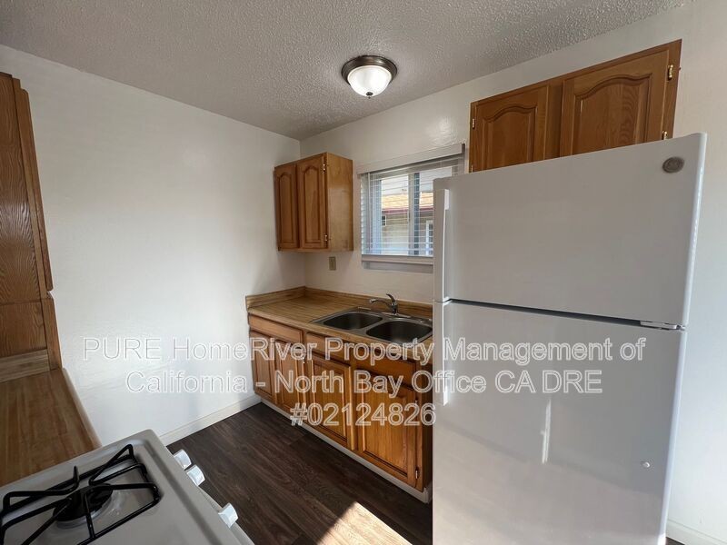 150 Oak Manor Ct #D - Photo 4 of 10