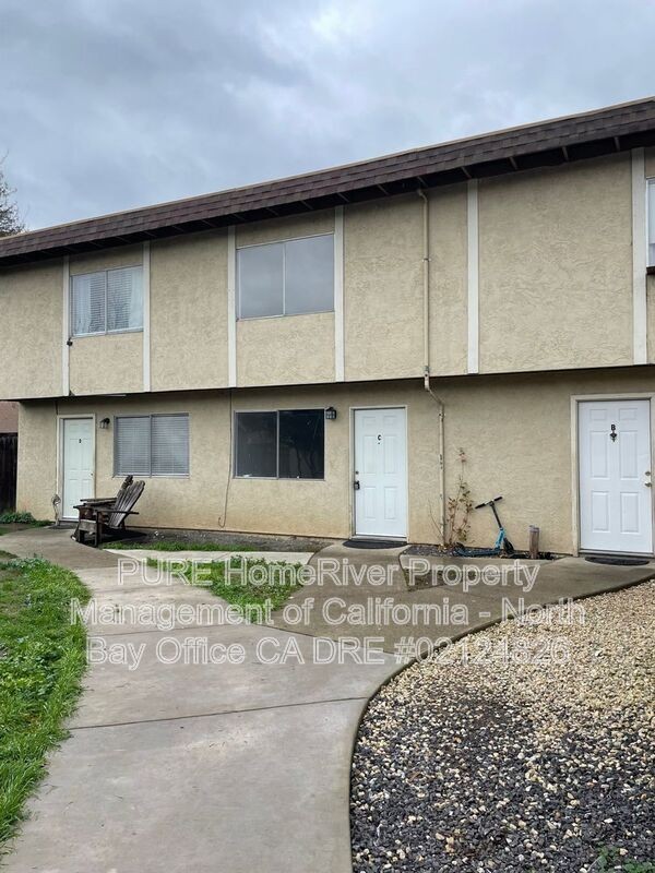 365 El Rio Ct #B - Photo 2 of 4