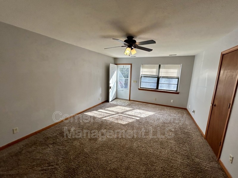 1221 Pine St #25 - Photo 2 of 8