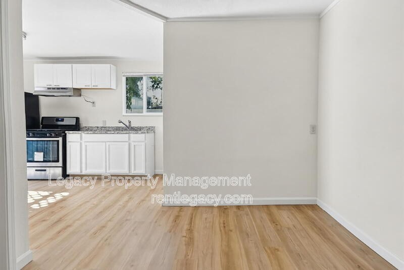 3617 Willow St #B - Photo 3 of 10
