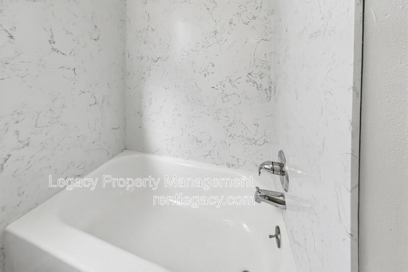 3617 Willow St #B - Photo 7 of 10
