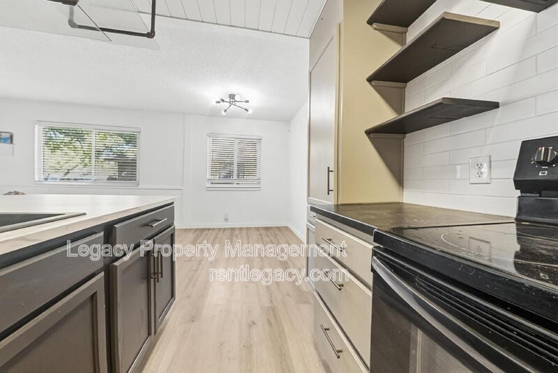 5146 Connecticut Dr #2 - Photo 5 of 14
