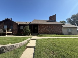 featured image of 110 S Stonewall St
