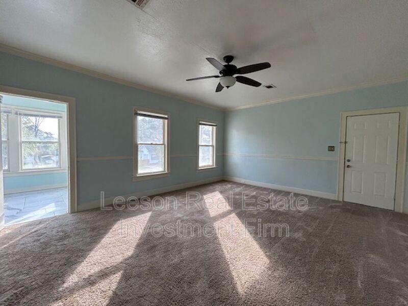 322 College St #C - Photo 3 of 16