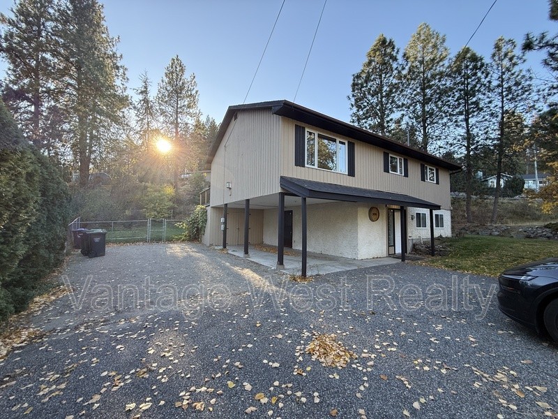 3436 Mctaggart Rd - Photo 2 of 30