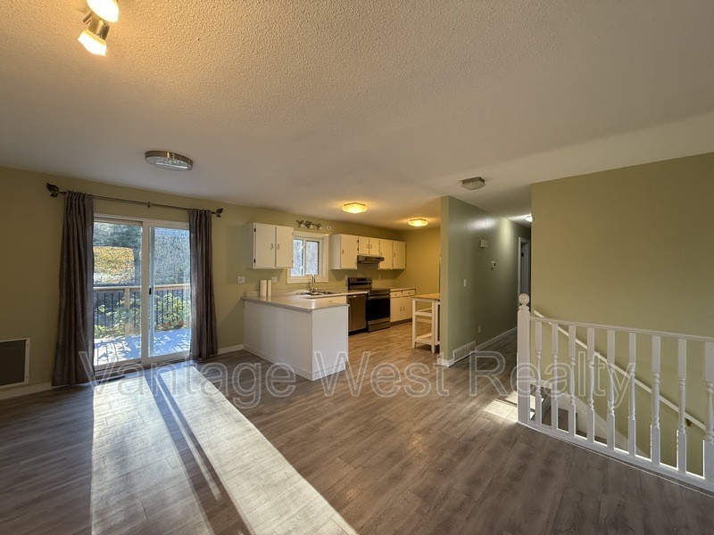 3436 Mctaggart Rd - Photo 6 of 30