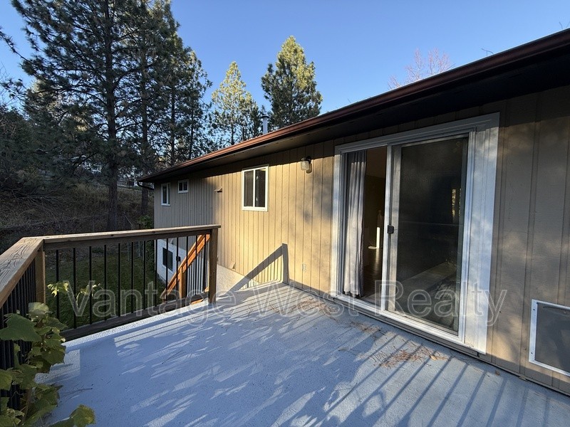 3436 Mctaggart Rd - Photo 7 of 30