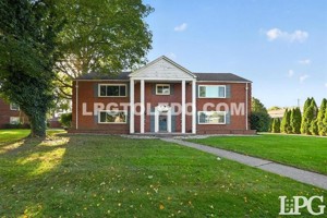 featured image of 2139 Collinway St