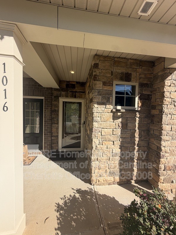1016 Crest Oak Ln - Photo 4 of 42