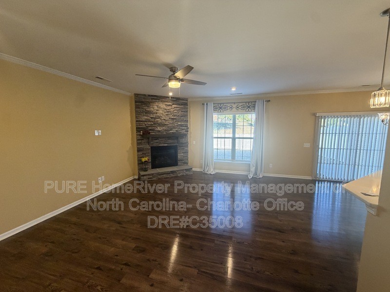 1016 Crest Oak Ln - Photo 7 of 42