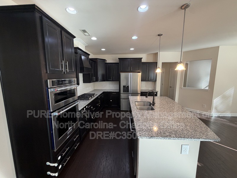 150 Farmers Folly Dr - Photo 7 of 44