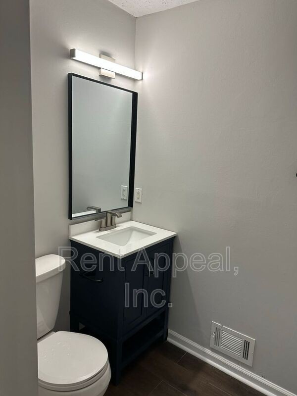 5050 Woodland Dr Nw - Photo 7 of 11