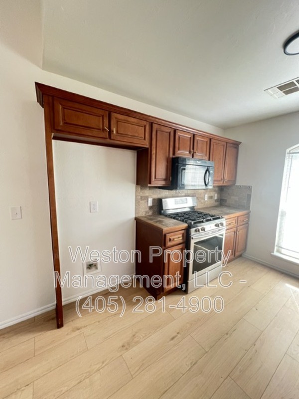 2361 Nw 197th St - Photo 4 of 16