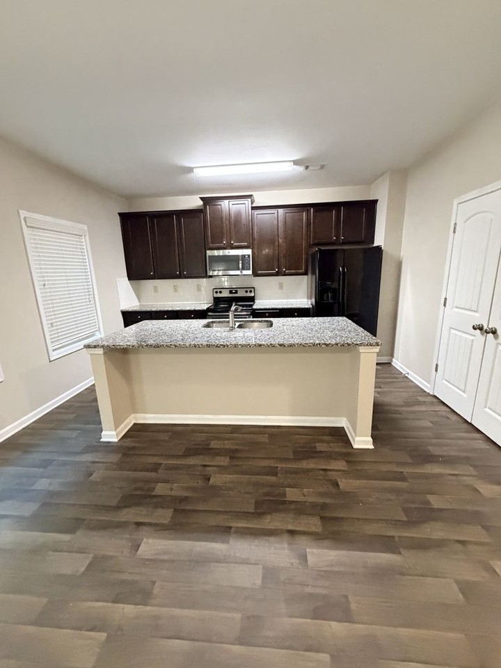 1354 Trailridge Way - Photo 4 of 12