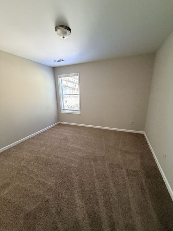 1354 Trailridge Way - Photo 7 of 12