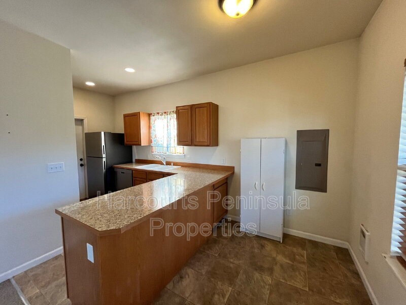 404 S Lafayette Ave - Photo 3 of 10
