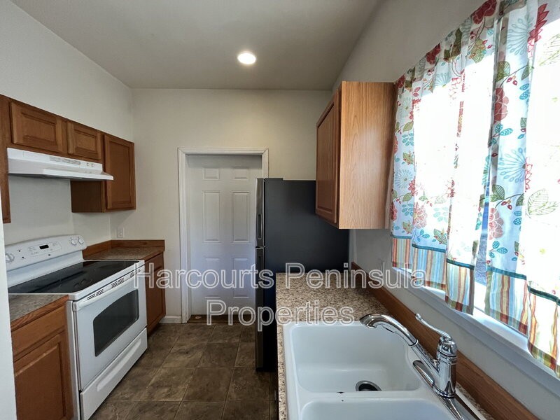 404 S Lafayette Ave - Photo 4 of 10