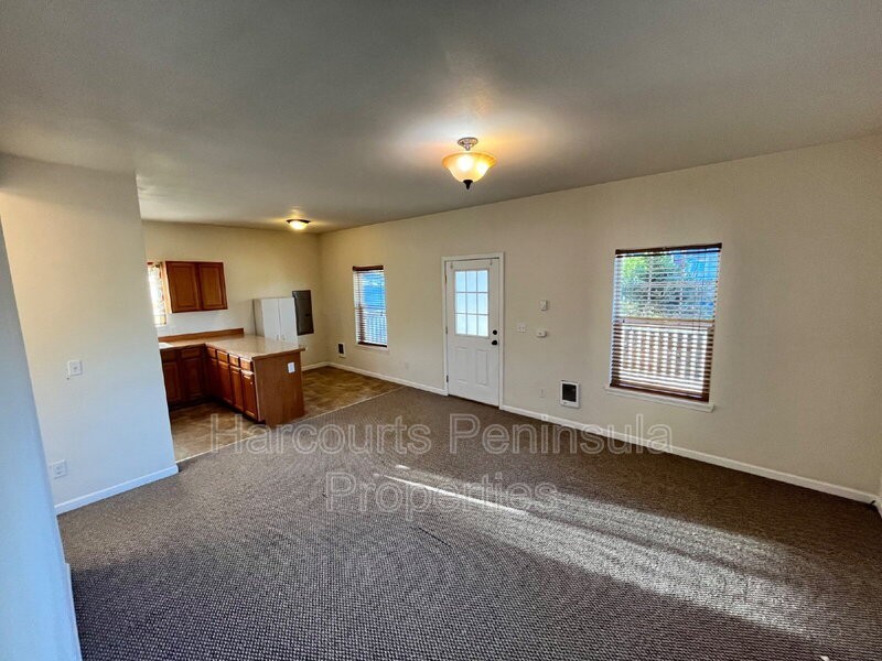 404 S Lafayette Ave - Photo 5 of 10