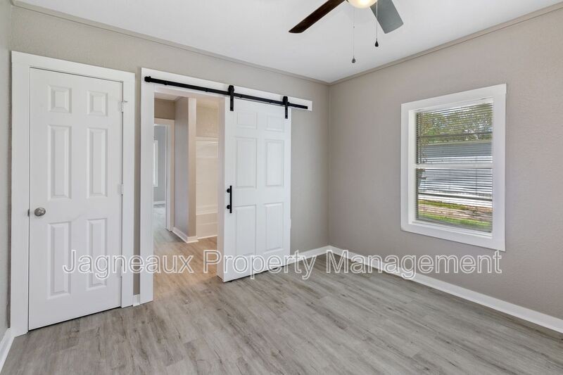 705 Murray St - Photo 6 of 7