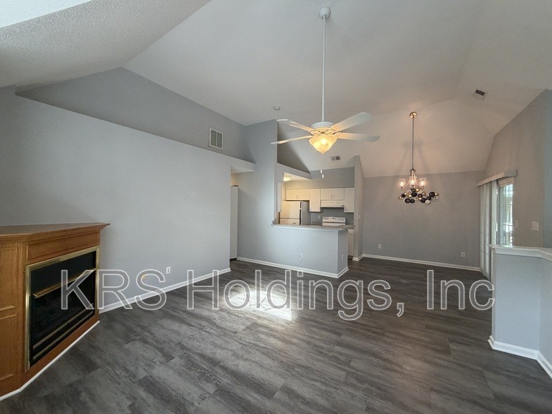 910 Rue Marseille - Photo 2 of 12