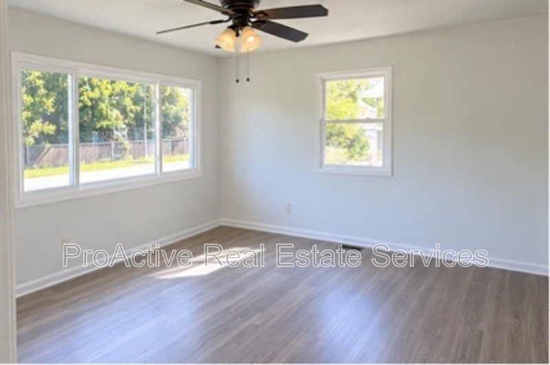 304 South Ave - Photo 3 of 4