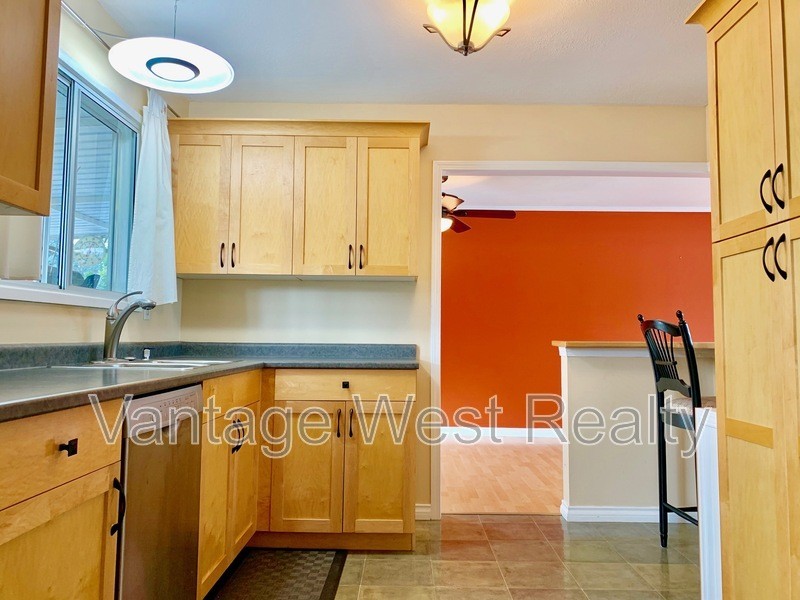 2677A Springfield Rd - Photo 5 of 39