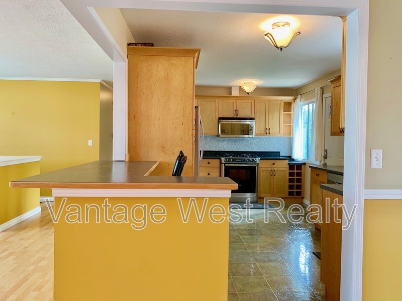 2677A Springfield Rd - Photo 6 of 39