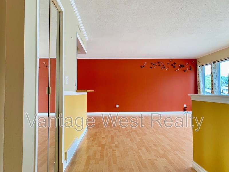 2677A Springfield Rd - Photo 7 of 39