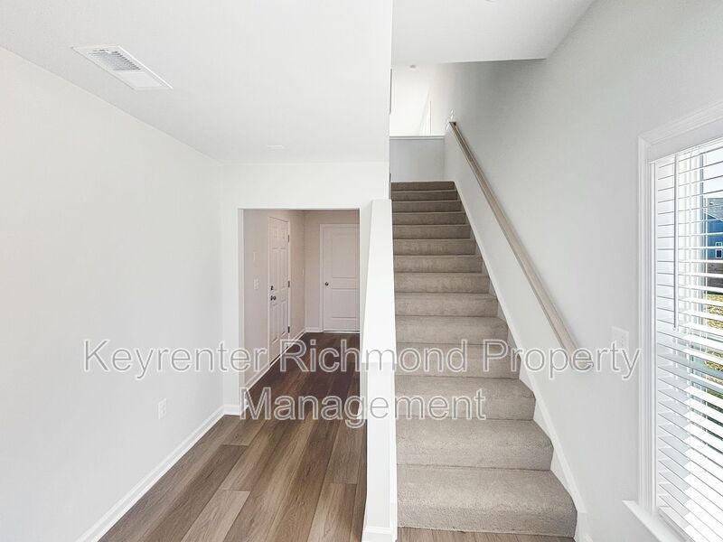 8701 Swink Pl - Photo 3 of 25